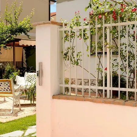 Bed & Breakfast Tre Civette Sul Comò Marina di Massa