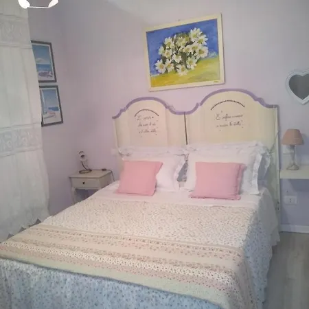 Tre Civette Sul Comò Bed & Breakfast Marina di Massa