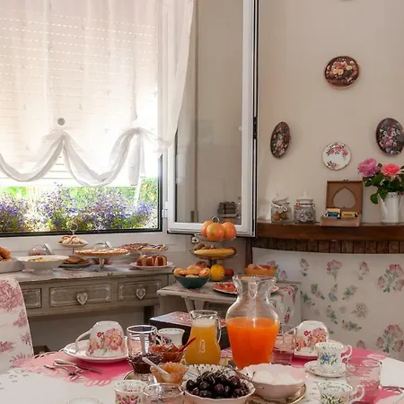 Tre Civette Sul Como Bed & Breakfast